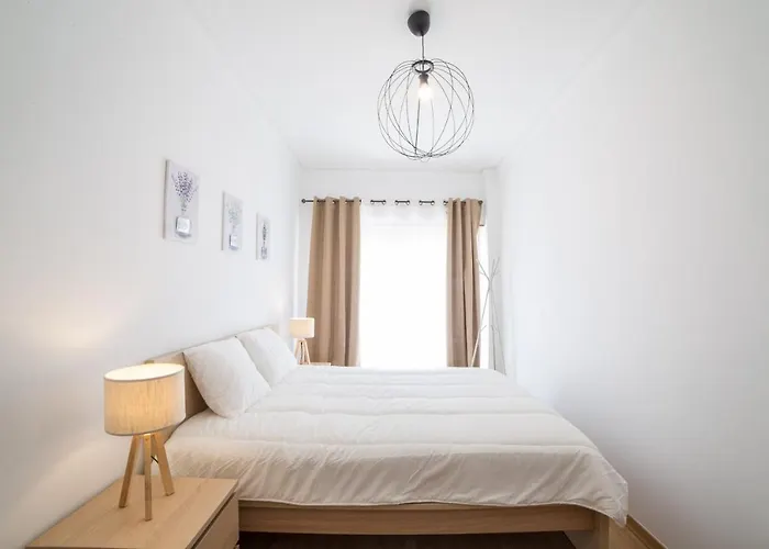 Flh Gulbenkian Flat With Balcony